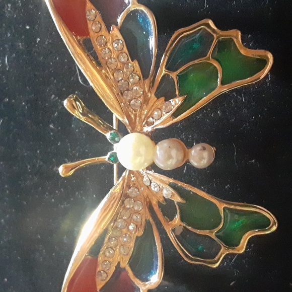 Elegant Butterfly Brooch with Gold Tone and Green Accents - Picture 2 of 5